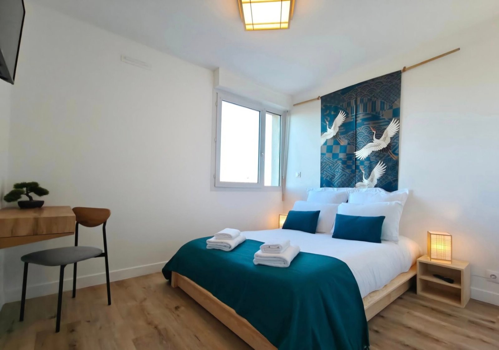 Chambre Airbnb impeccable avec linge frais